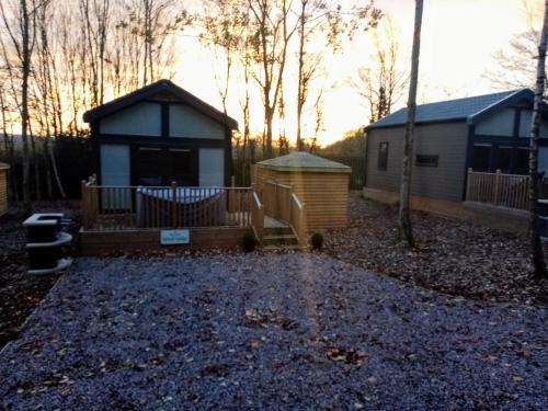 Hazel Premium Lodge with Hot Tub