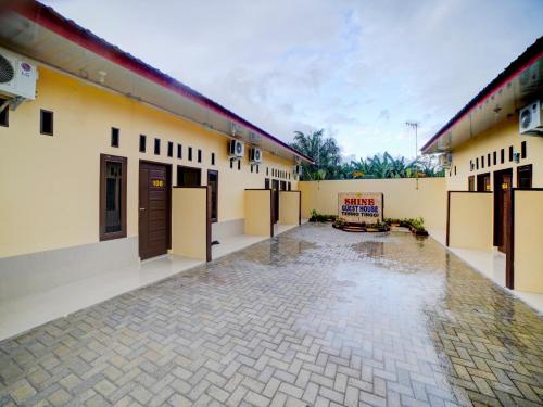 Super OYO 90773 Shine Guest House Syariah