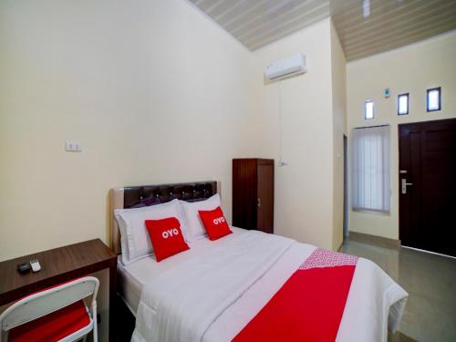 Super OYO 90773 Shine Guest House Syariah