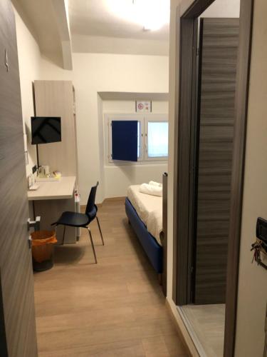 Hotel Cairoli - image 2