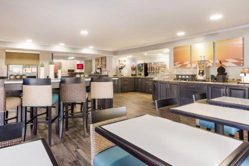 Red Roof Inn & Suites Athens AL - image 9