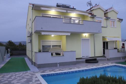 Five-Bedroom Holiday Home
