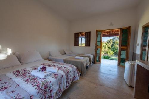 1 double bed, 2 twin beds