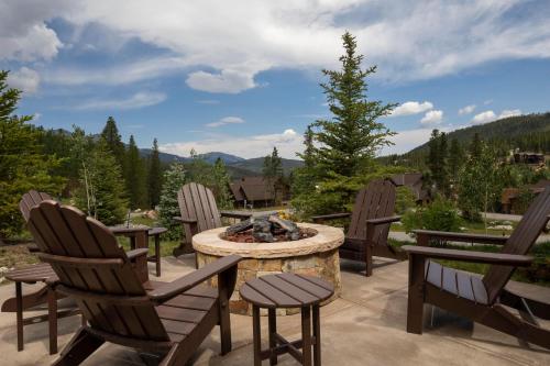 Spacious Elegance, 5 en-suites, hiking trail to town, packed with amenities!, Breckenridge (photo 5)