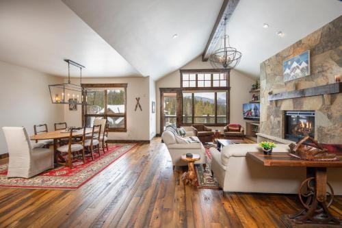 Spacious Elegance, 5 en-suites, hiking trail to town, packed with amenities! in Breckenridge (CO)