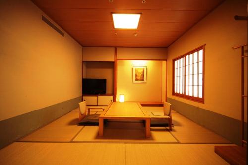 Japanese-Style Room