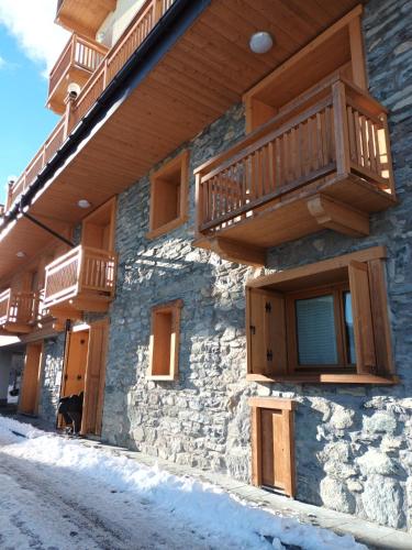  Grazioso trilocale con ampia terrazza in Chiesa in Valmalenco
