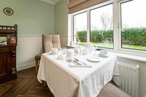 Food and beverages, Five Ferns House in Knockranny