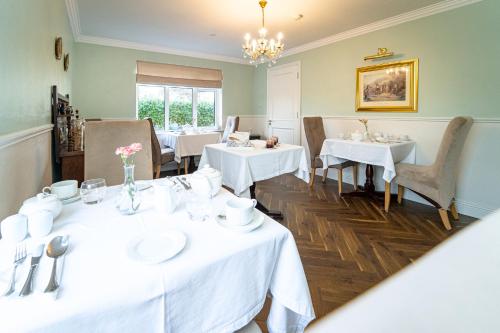 Food and beverages, Five Ferns House in Knockranny