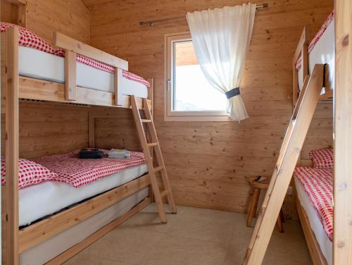 4 bunk beds