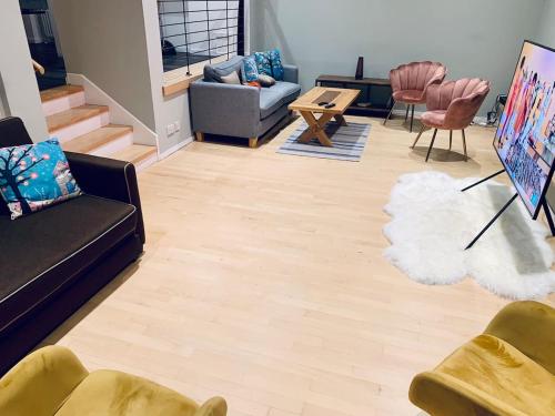 Glasgow City Centre G1 PENTHOUSE with RiverViews - Duplex (4 Bedrooms, 3 Bathrooms, Kitchen, 1 Living room, 1 Dining room, 2 Terraces, Triple Garage 3 Parking spaces 'e-charging', Top Floor, 2050 sq ft, Merchant City), Glasgow (Foto 7)