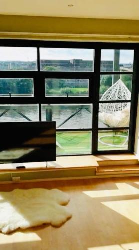 Glasgow City Centre G1 PENTHOUSE with RiverViews - Duplex (4 Bedrooms, 3 Bathrooms, Kitchen, 1 Living room, 1 Dining room, 2 Terraces, Triple Garage 3 Parking spaces 'e-charging', Top Floor, 2050 sq ft, Merchant City), Glasgow (Foto 3)