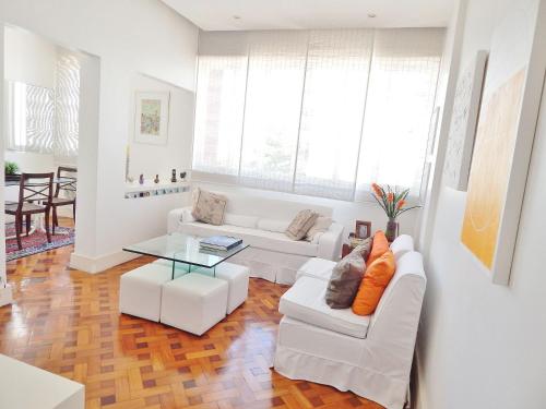 Leblon House V Two-bedroom apartment two blocks from the beach with 24-hour concierge - image 2