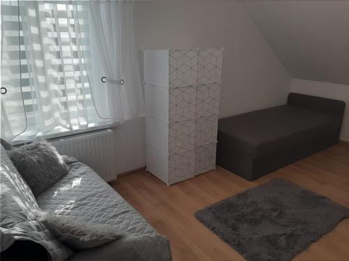 3 twin beds