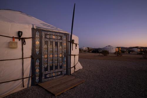 Family Style Star gazing Yurt thumb 4