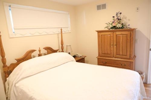 By The Sea Guests Bed & Breakfast and Suites By The Sea Guests Bed & Breakfast and Suites