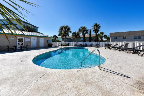 Coastal Castaway - 2 Bedroom 2 Bath with Master Suite townhouse