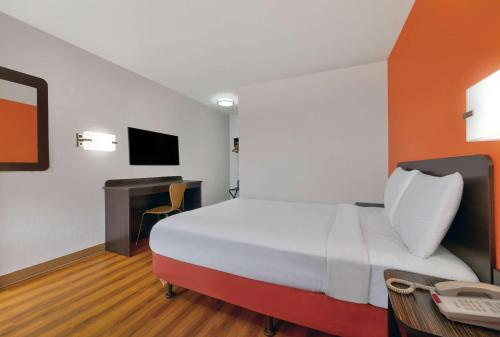 1 queen bed