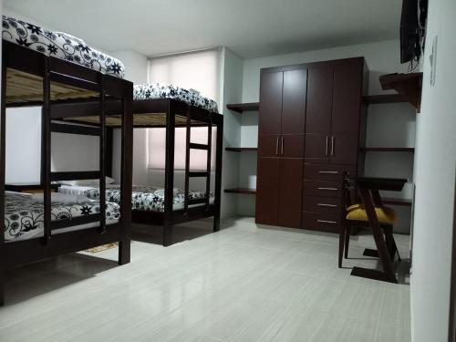 1 double bed, 2 bunk beds