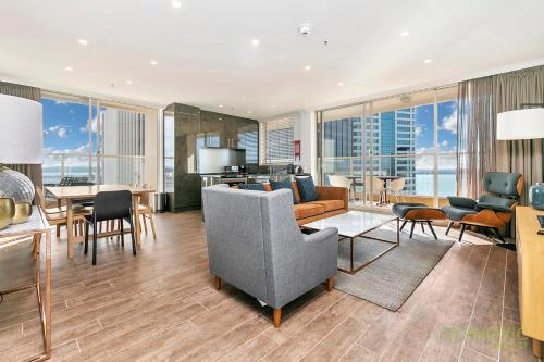 QV Stays Heart of City with Stunning Views, Auckland