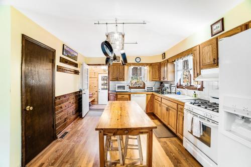 Antler Lake House in North Creek, USA