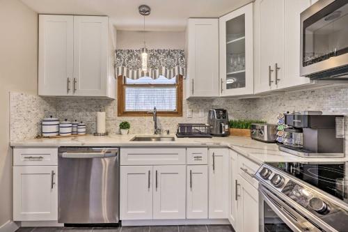 Modern East Stroudsburg Home w/ Pool + Fire Pit in Marshalls Creek