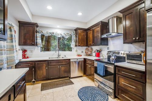 Meadow Creek House in Idyllwild, USA