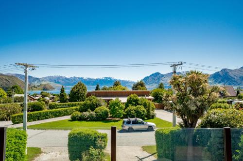 Bruser, Views on Parry - Lake Hāwea Holiday Home (Views on Parry - Lake Hawea Holiday Home) in Lake Hawea