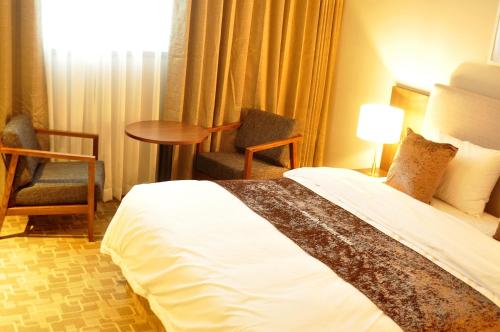 room detail thumbnail 1