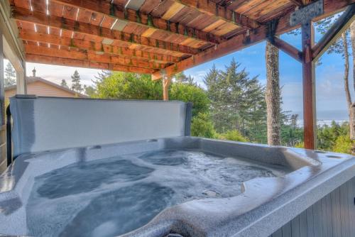 Honey Home, Waldport