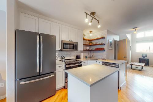 At the Crossroads in 弗里斯科