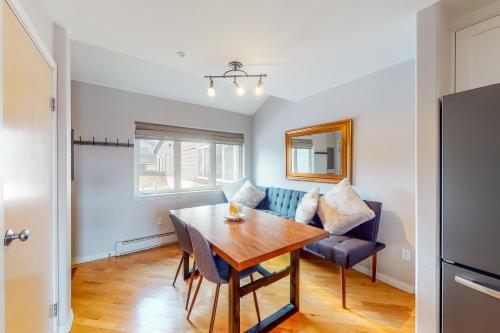 At the Crossroads in 弗里斯科