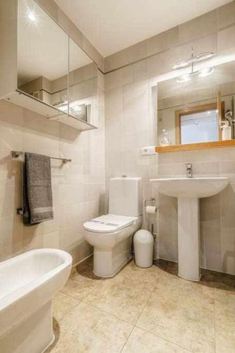 Apartamento junto a la playa 4p piscina y parking
