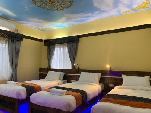 room detail thumbnail 0