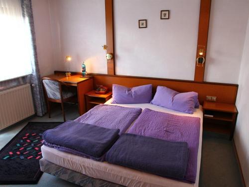 1 double bed