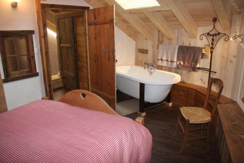 Chalet Pomme de Pin in เลเบรวิแยร์