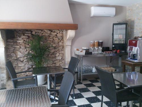 Pub/Lounge, Hotel Les Petits Oreillers in Saint-Martin-d'Ardeche