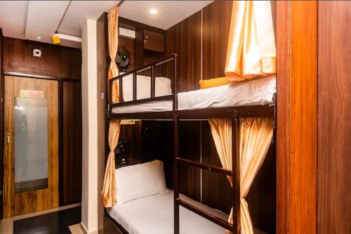 Almas Dormitory Andheri West