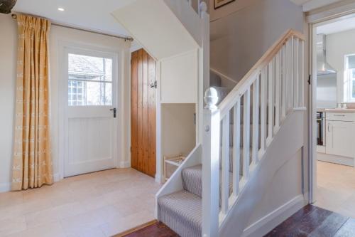 Előcsarnok, Corner Cottage in Bretforton