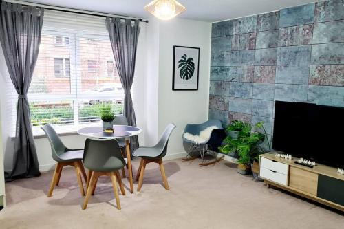 Stylish 2 bedroom Apartment / FREE Gated Parking, Glasgow (photo 2)