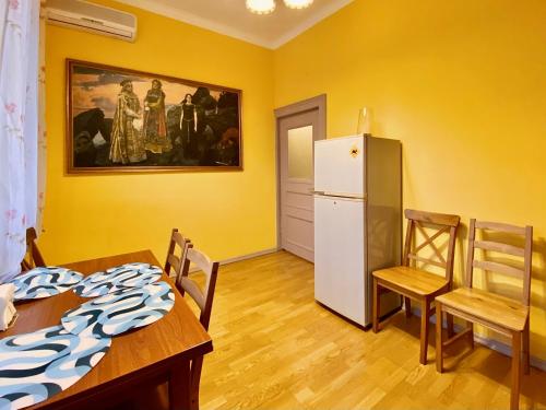 Suite with a balcony and a view of the Moscow Kremlin - image 3