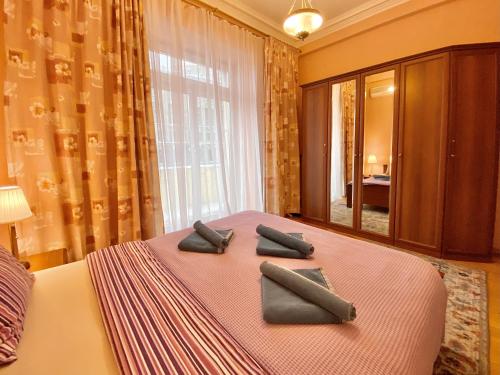 Suite with a balcony and a view of the Moscow Kremlin - image 10