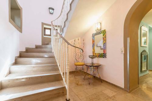 ทัศนียภาพภายนอกโรงแรม, โรงแรมแฟนตาเซีย (Hotel Fantasia) in ฟุสเซน