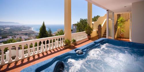Villa Terrazas with Pool and Jacuzzi SpainSunRentals 1173 gîte à louer Torrox Costa