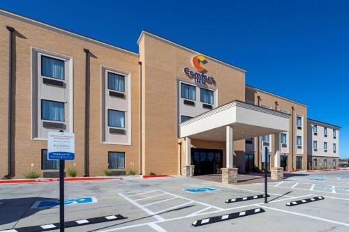 Comfort Inn & Suites Harrah