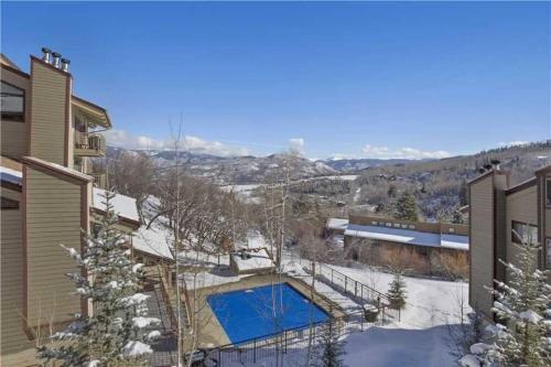 Updated 3 BR, 2 BA with Pool & Hot Tub - Stunning Mountain Views!