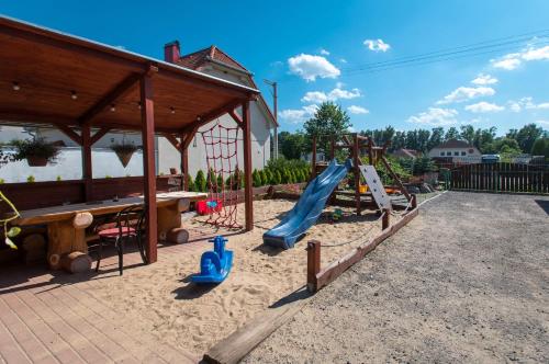 Ubytování Světluška (Ubytovani Svetluska) in ฮลูโบกา นาด เวลทาวู