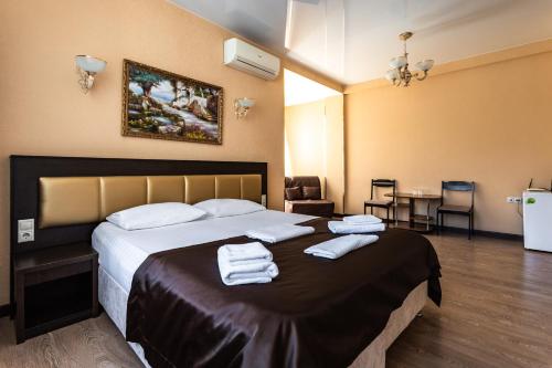 Golden House Hotel - image 10