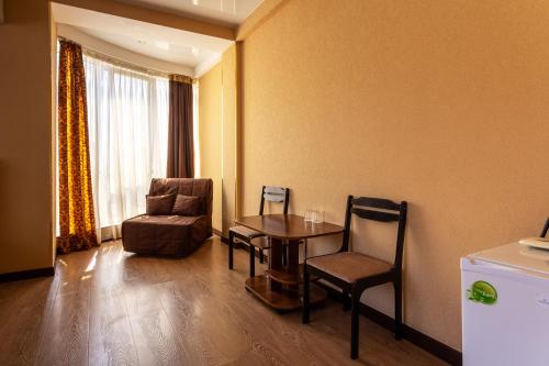 Golden House Hotel - image 11