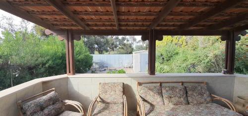 Ridgeback Agamit House
